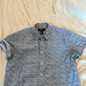 Forever 21 Men Floral Button Down, Size M